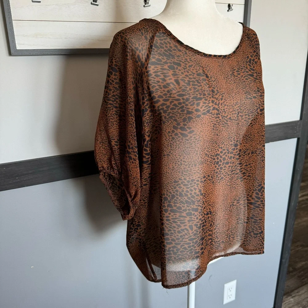 Dolman short sleeve lightweight transparent animal print size Medium - Picture 6 of 10